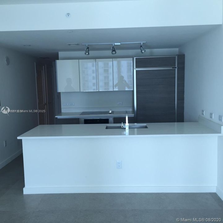 For Sale: $810,000 (2 beds, 2 baths, 1195 Square Feet)