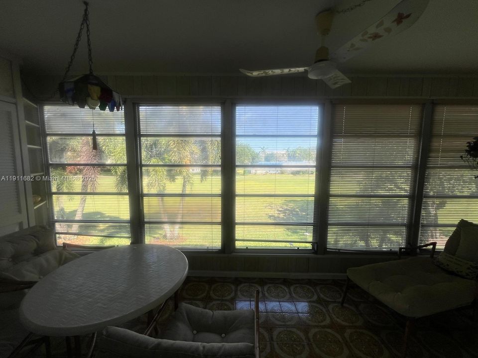 For Sale: $122,000 (2 beds, 2 baths, 1156 Square Feet)