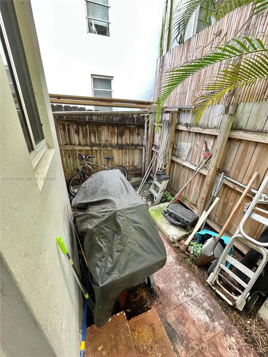 待售: $721,000 (0 贝兹, 0 浴室, 1645 平方英尺)