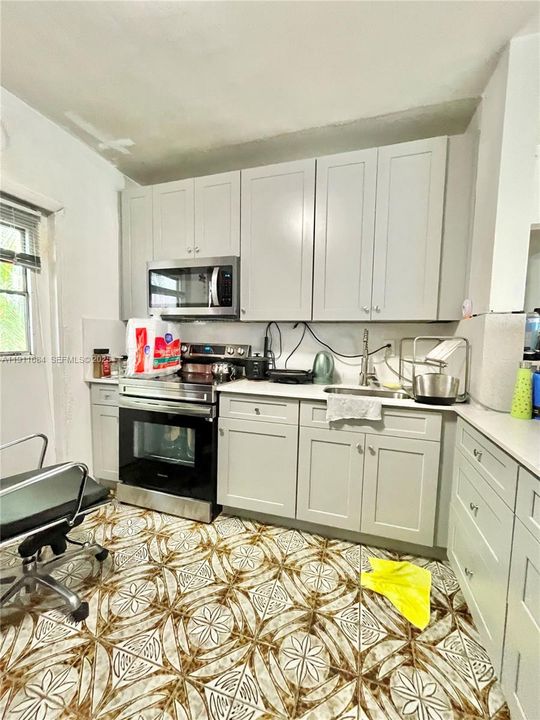 待售: $721,000 (0 贝兹, 0 浴室, 1645 平方英尺)