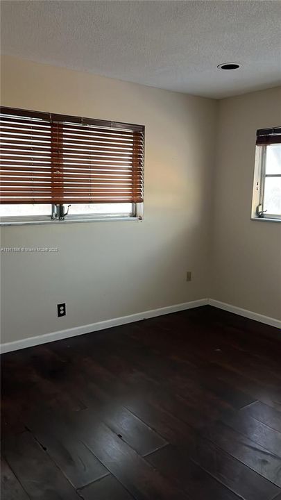 Active With Contract: $155,000 (2 beds, 2 baths, 730 Square Feet)