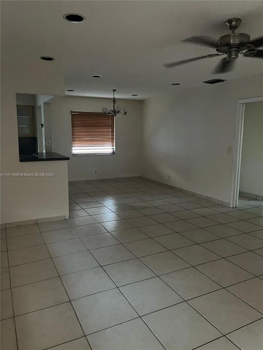 Active With Contract: $155,000 (2 beds, 2 baths, 730 Square Feet)