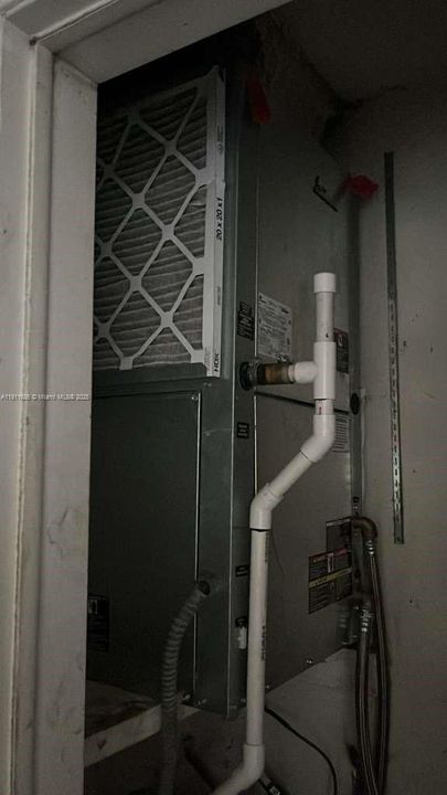 Active With Contract: $155,000 (2 beds, 2 baths, 730 Square Feet)