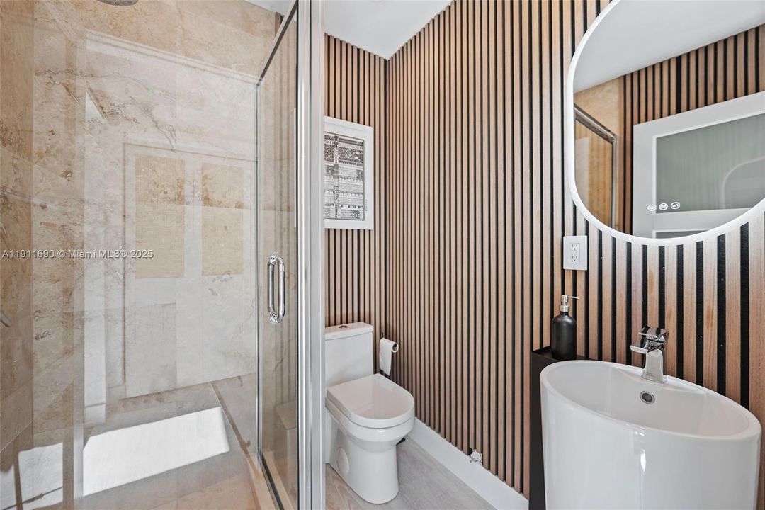 Active With Contract: $2,090,000 (3 beds, 3 baths, 1658 Square Feet)