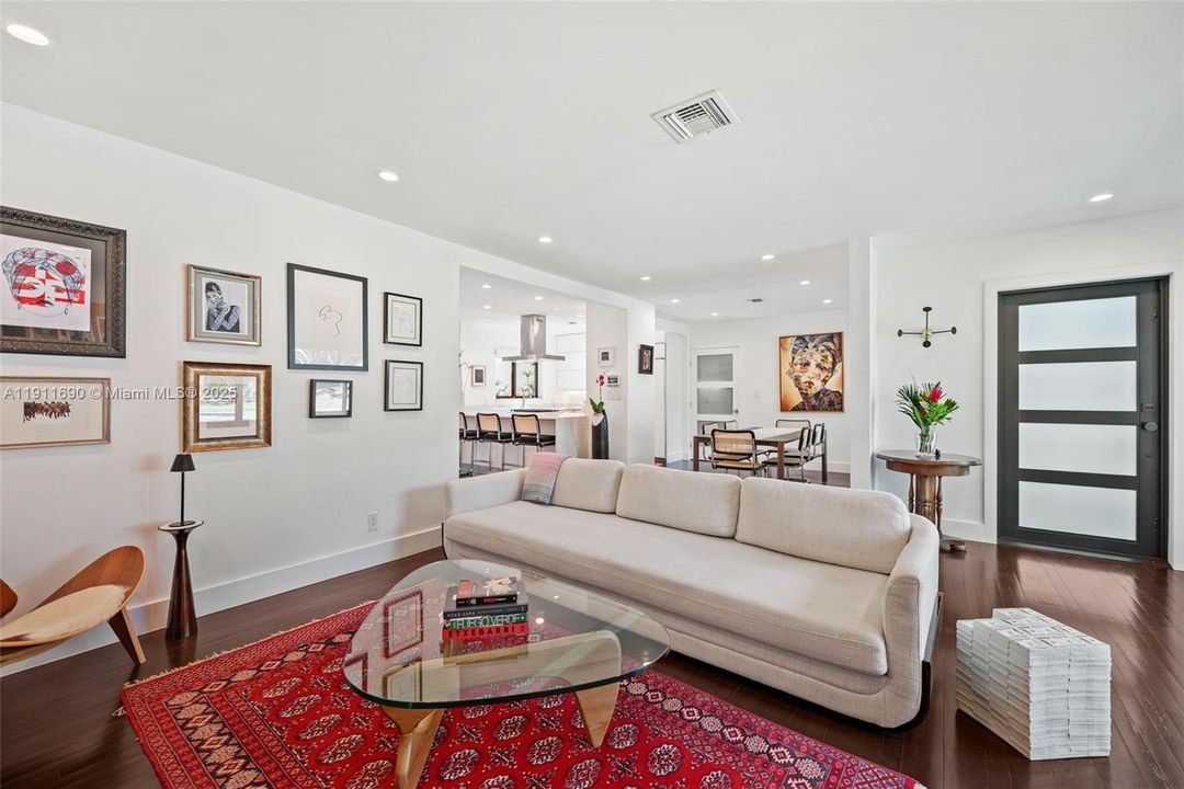 Active With Contract: $2,090,000 (3 beds, 3 baths, 1658 Square Feet)