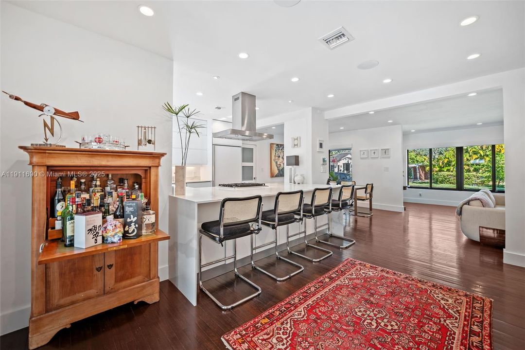 Active With Contract: $2,090,000 (3 beds, 3 baths, 1658 Square Feet)