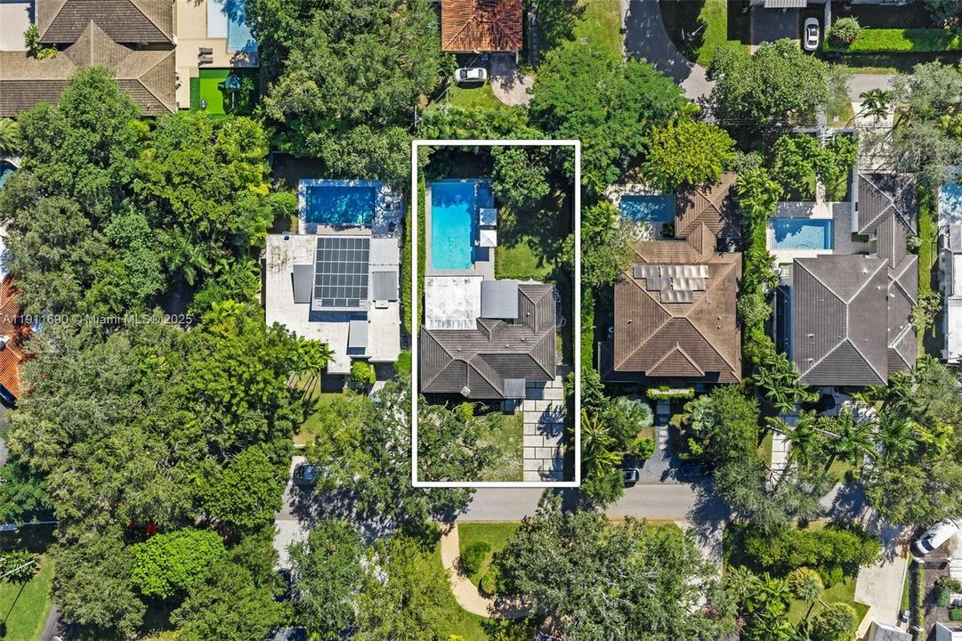 Active With Contract: $2,090,000 (3 beds, 3 baths, 1658 Square Feet)