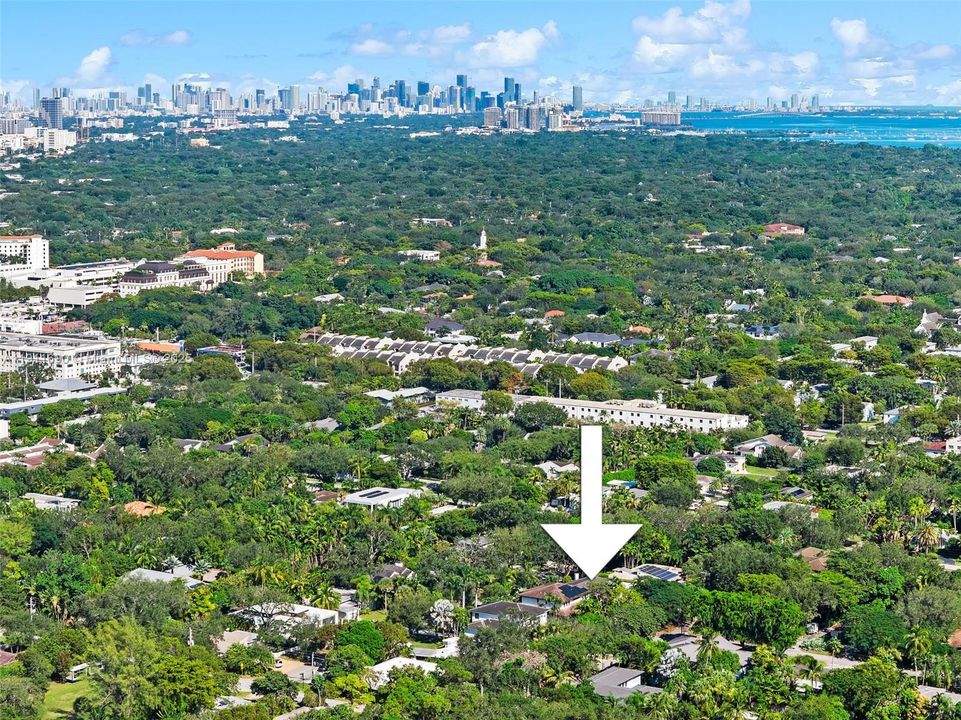 Active With Contract: $2,090,000 (3 beds, 3 baths, 1658 Square Feet)