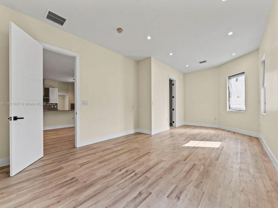 For Rent: $4,600 (4 beds, 4 baths, 2600 Square Feet)