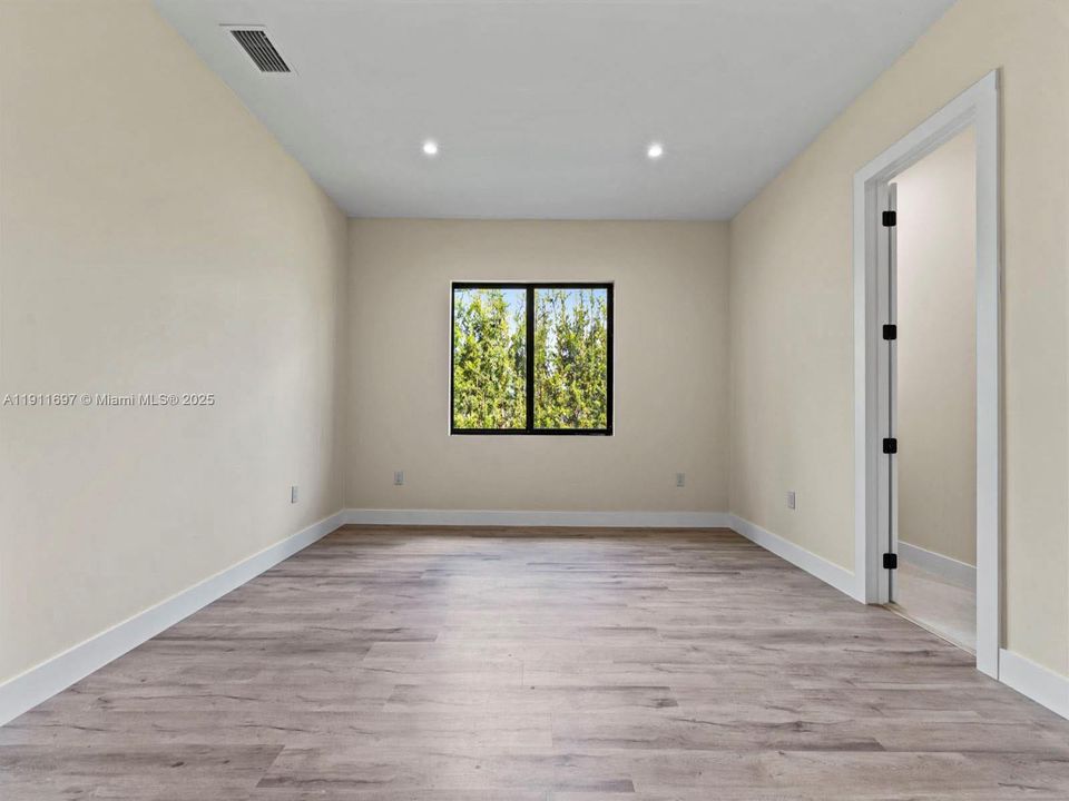 For Rent: $4,600 (4 beds, 4 baths, 2600 Square Feet)