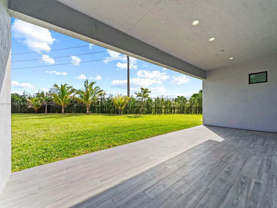 For Rent: $4,600 (4 beds, 4 baths, 2600 Square Feet)