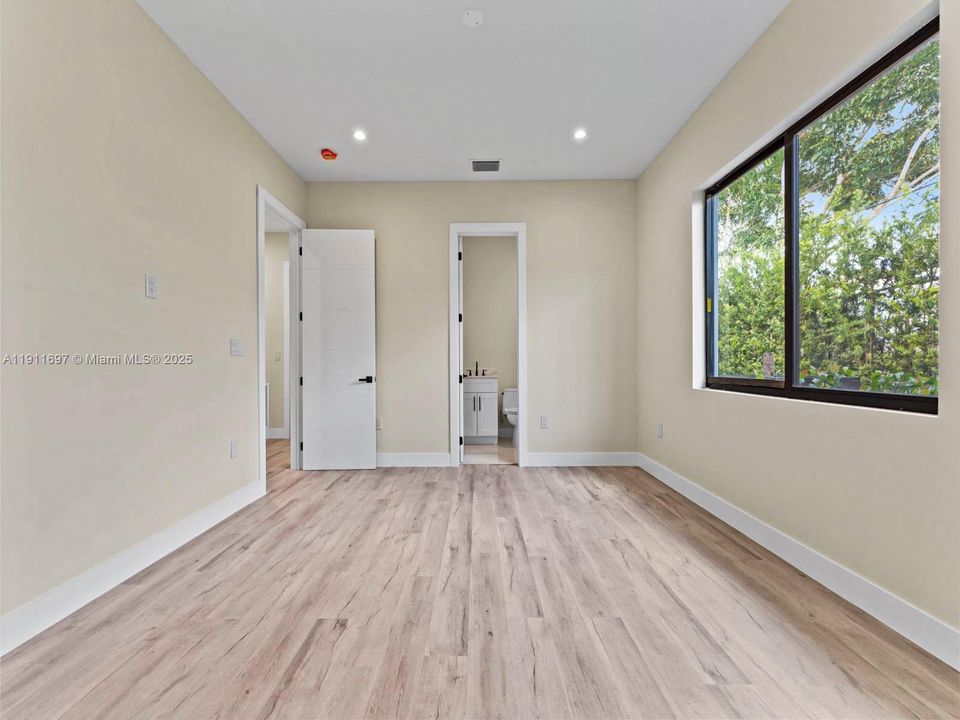 For Rent: $4,600 (4 beds, 4 baths, 2600 Square Feet)