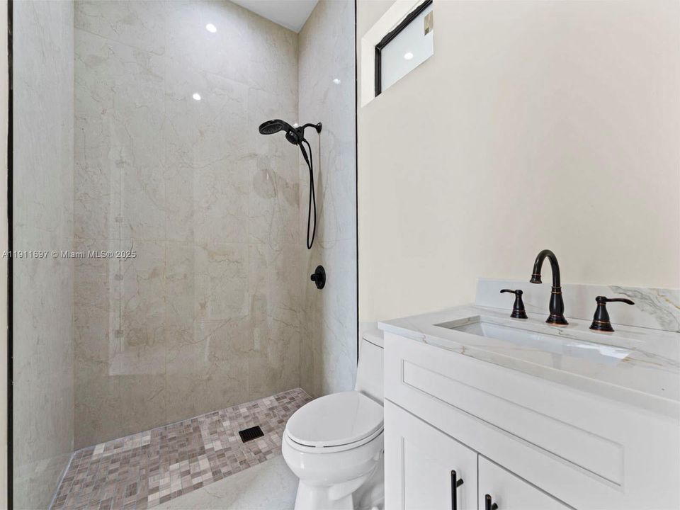 For Rent: $4,600 (4 beds, 4 baths, 2600 Square Feet)