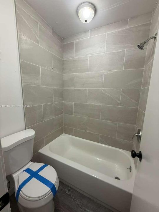 合同活跃: $2,300 (3 贝兹, 2 浴室, 1570 平方英尺)