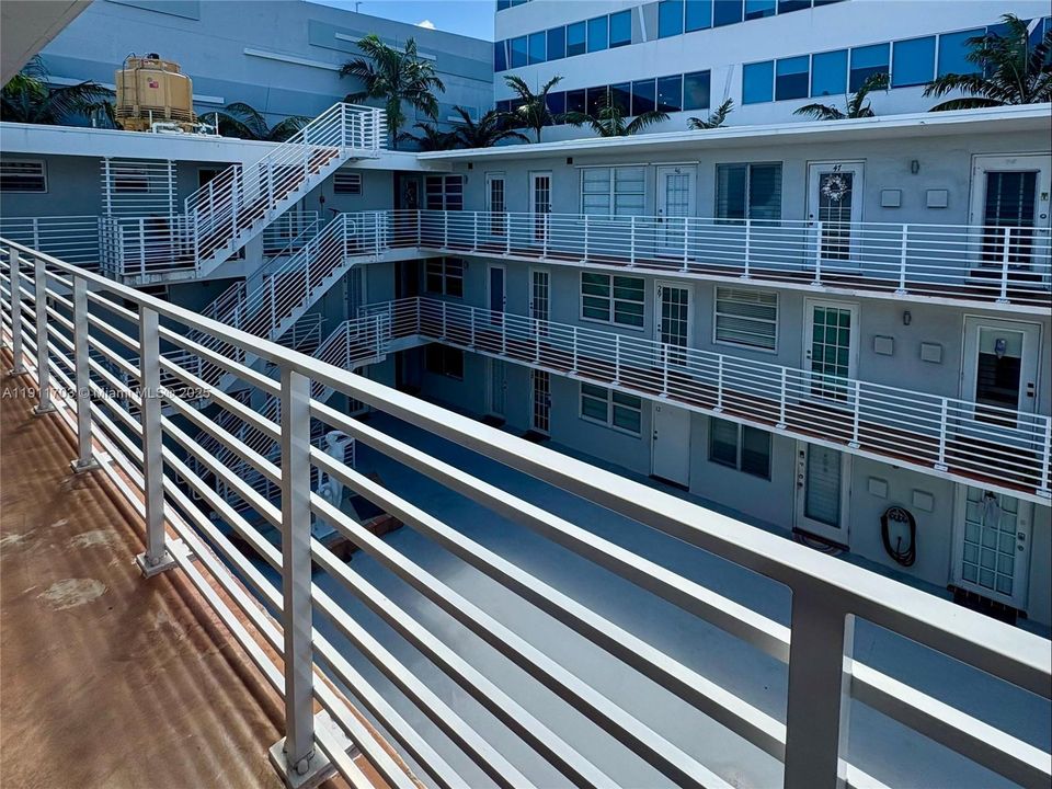 Под контрактом: $175,000 (0 спален, 1 ванн, 430 Квадратных фут)