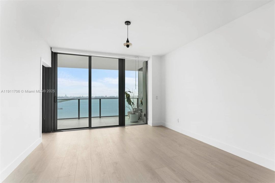 For Sale: $1,580,000 (3 beds, 3 baths, 1526 Square Feet)