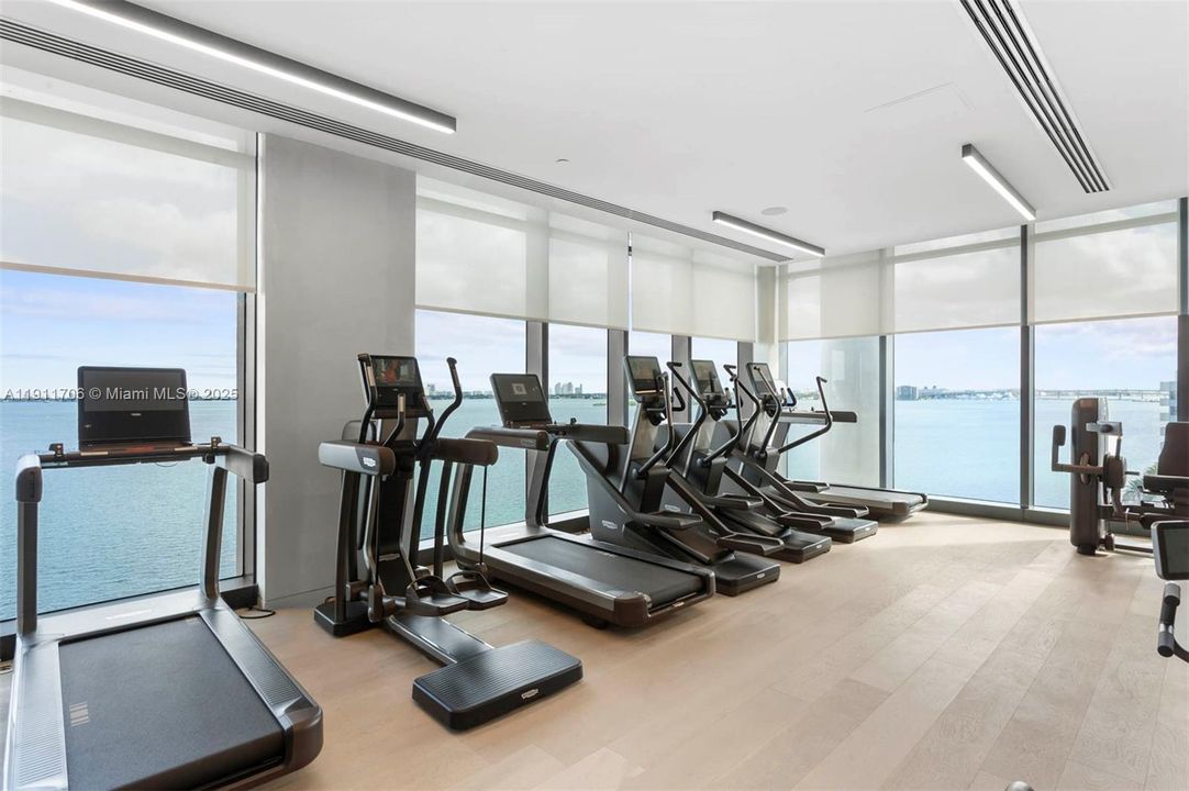 For Sale: $1,580,000 (3 beds, 3 baths, 1526 Square Feet)