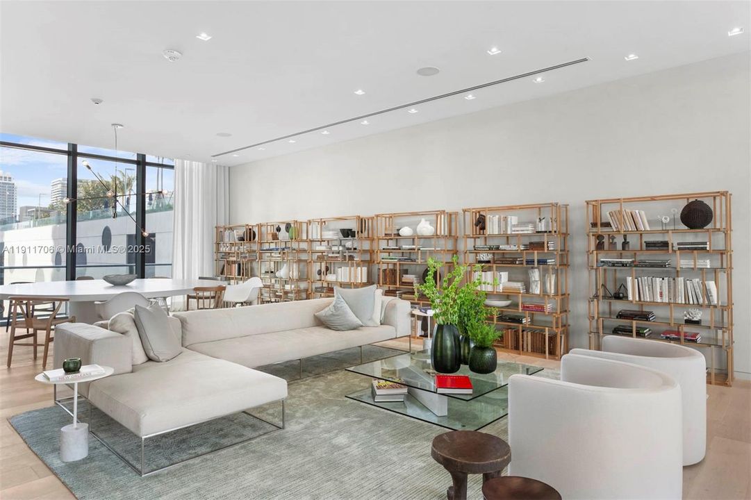 For Sale: $1,580,000 (3 beds, 3 baths, 1526 Square Feet)