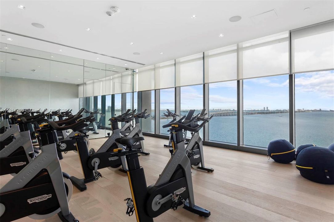 For Sale: $1,580,000 (3 beds, 3 baths, 1526 Square Feet)