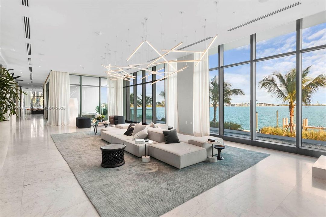 For Sale: $1,580,000 (3 beds, 3 baths, 1526 Square Feet)