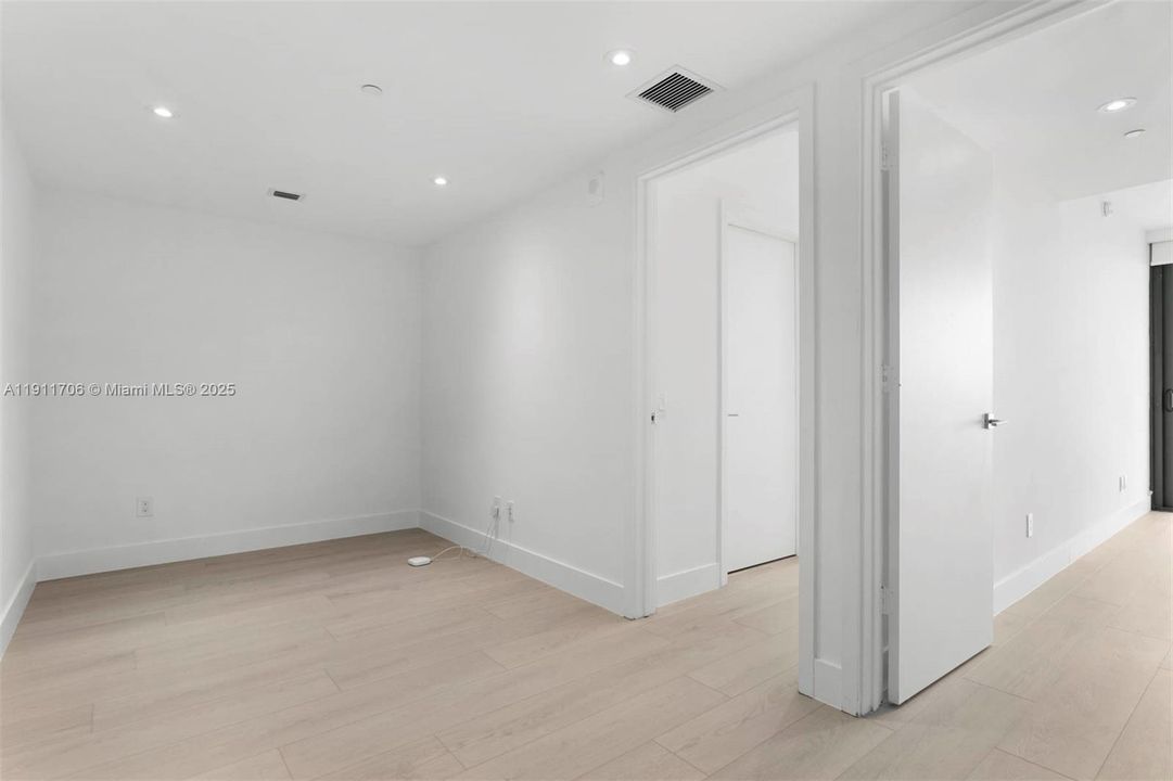 For Sale: $1,580,000 (3 beds, 3 baths, 1526 Square Feet)