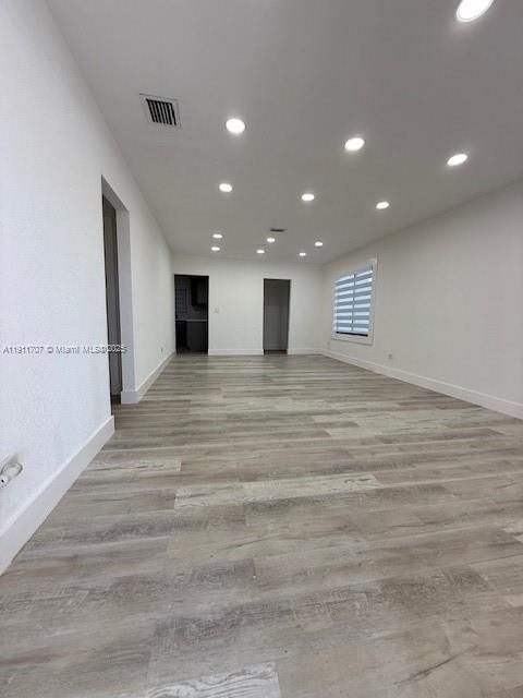 For Sale: $460,000 (3 beds, 1 baths, 1056 Square Feet)