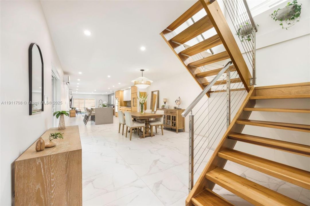 Active With Contract: $2,050,000 (4 beds, 4 baths, 2220 Square Feet)