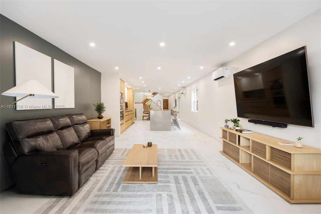 Active With Contract: $2,050,000 (4 beds, 4 baths, 2220 Square Feet)