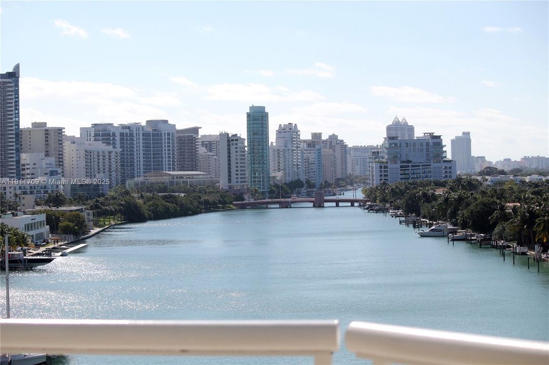 Activo con contrato: $3,200 (2 camas, 2 baños, 1130 Pies cuadrados)