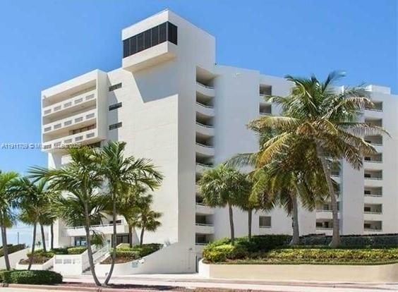 Activo con contrato: $3,200 (2 camas, 2 baños, 1130 Pies cuadrados)