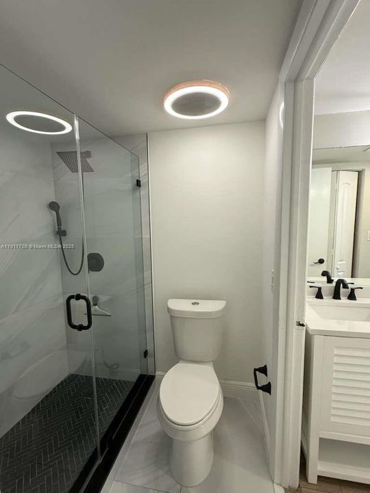 Activo con contrato: $3,200 (2 camas, 2 baños, 1130 Pies cuadrados)