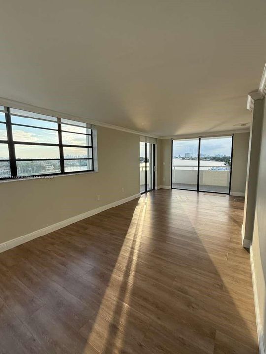 Activo con contrato: $3,200 (2 camas, 2 baños, 1130 Pies cuadrados)