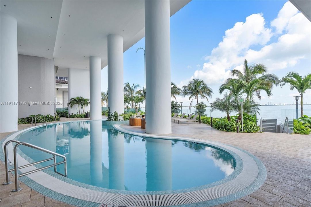 Active With Contract: $14,750 (3 beds, 3 baths, 1759 Square Feet)