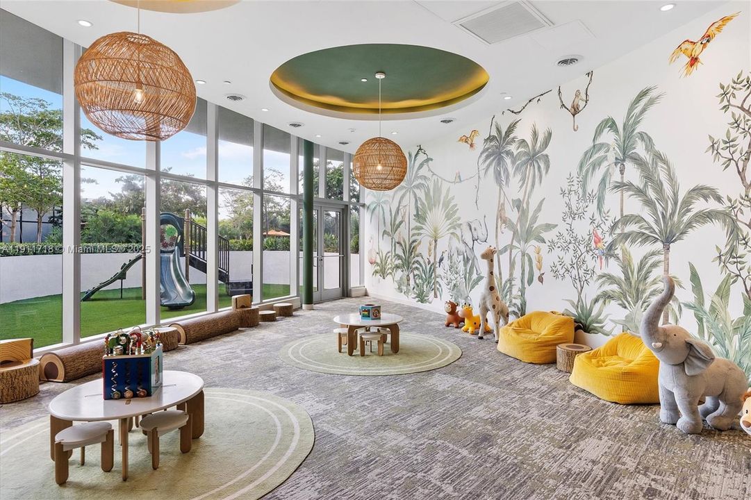 Active With Contract: $14,750 (3 beds, 3 baths, 1759 Square Feet)