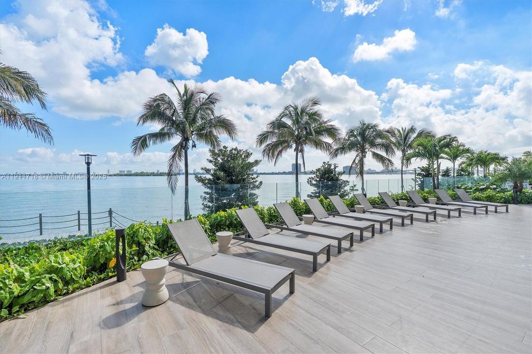 Active With Contract: $14,750 (3 beds, 3 baths, 1759 Square Feet)