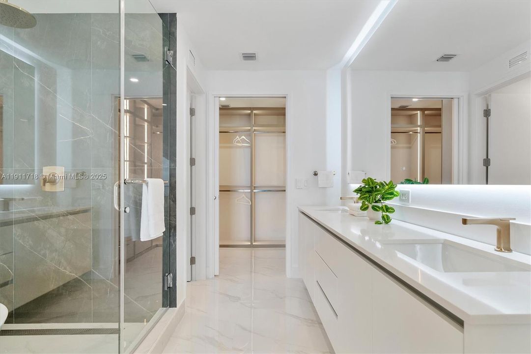 Active With Contract: $14,750 (3 beds, 3 baths, 1759 Square Feet)