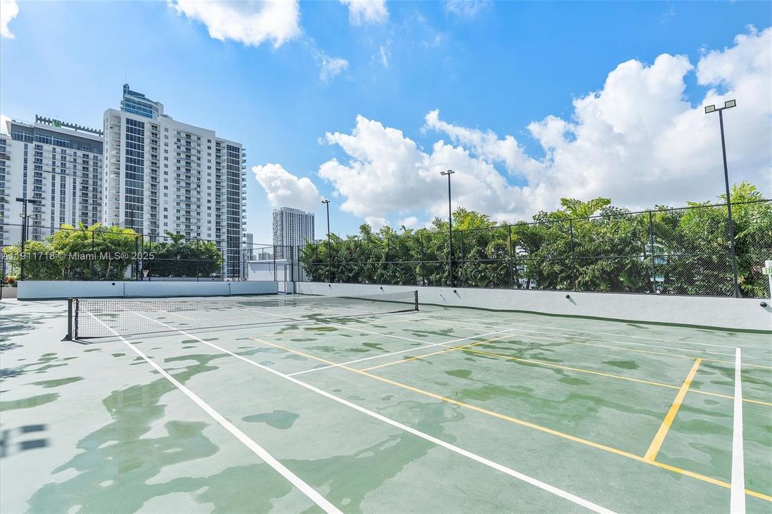 Active With Contract: $14,750 (3 beds, 3 baths, 1759 Square Feet)