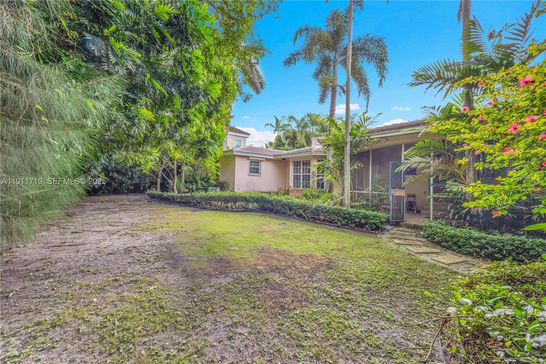 待售: $2,895,000 (0.29 acres)