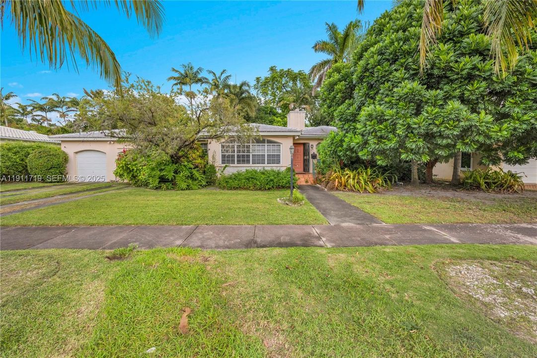 待售: $2,895,000 (0.29 acres)