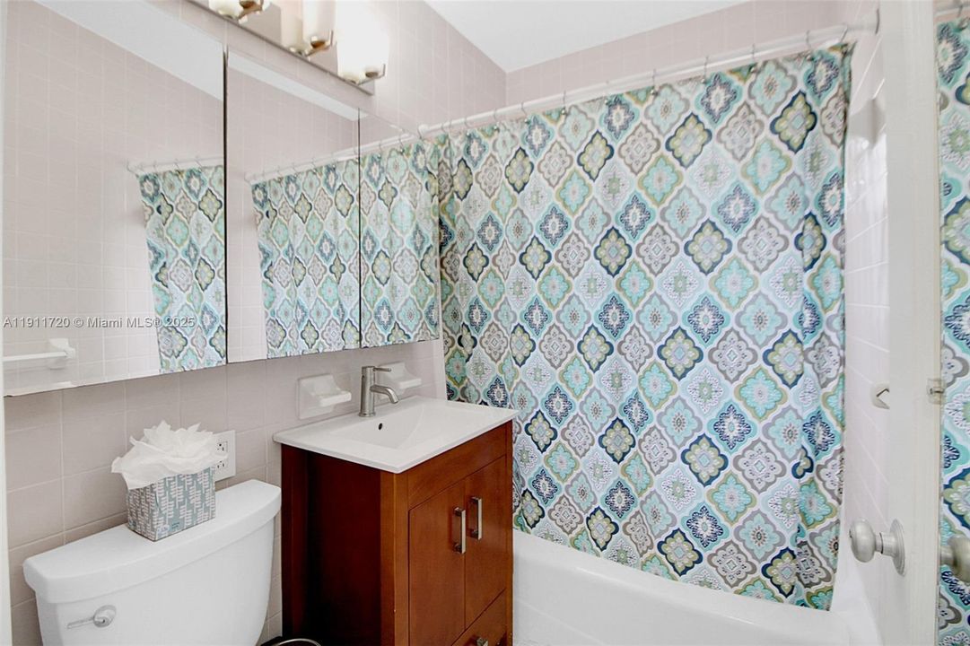 Recientemente alquilado: $2,500 (2 camas, 1 baños, 1577 Pies cuadrados)