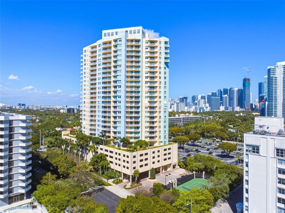 For Sale: $769,000 (2 beds, 2 baths, 1190 Square Feet)