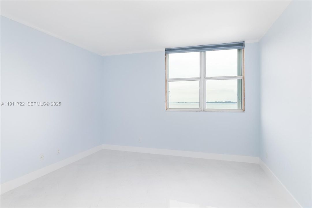 For Sale: $775,000 (2 beds, 2 baths, 1190 Square Feet)