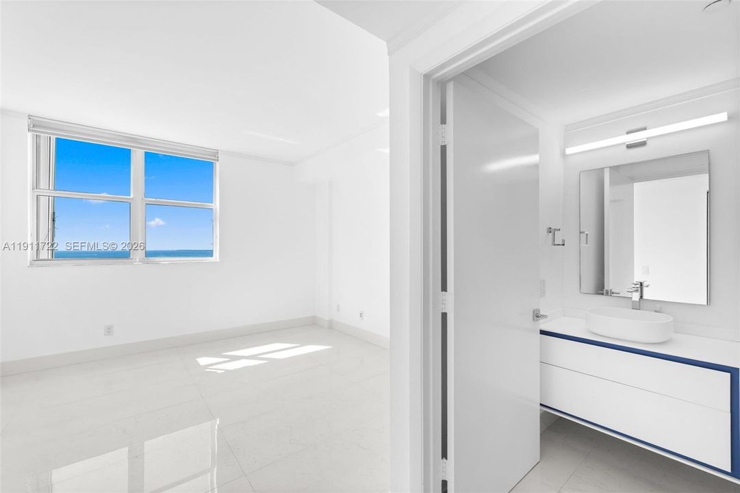 For Sale: $769,000 (2 beds, 2 baths, 1190 Square Feet)