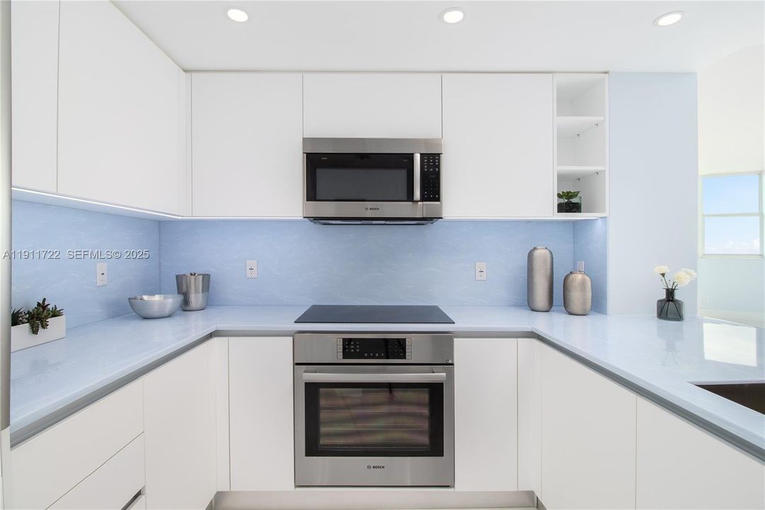 For Sale: $775,000 (2 beds, 2 baths, 1190 Square Feet)