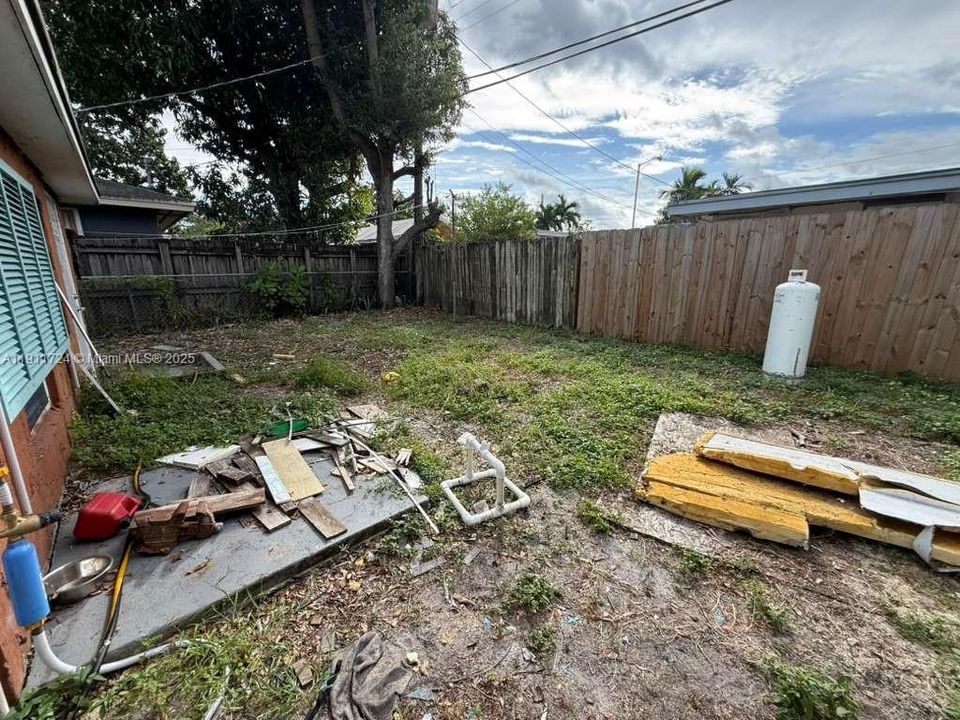 На продажу: $199,900 (1 спален, 1 ванн, 558 Квадратных фут)