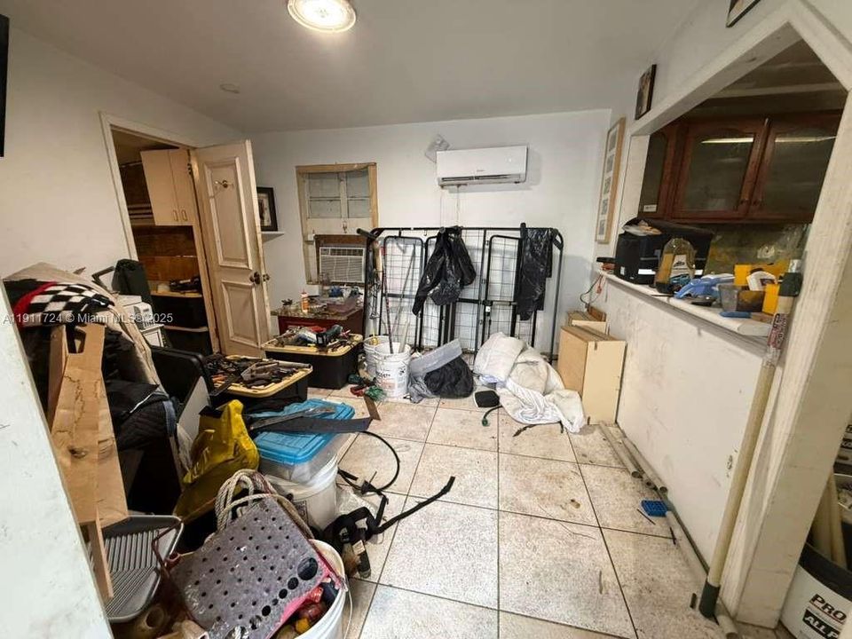 На продажу: $199,900 (1 спален, 1 ванн, 558 Квадратных фут)