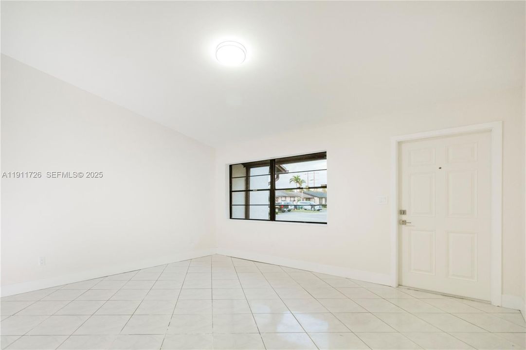 For Sale: $475,000 (2 beds, 2 baths, 986 Square Feet)