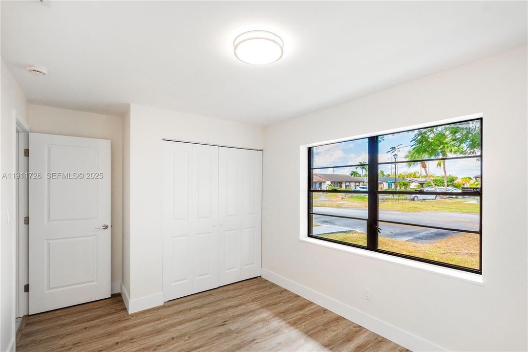 For Sale: $475,000 (2 beds, 2 baths, 986 Square Feet)