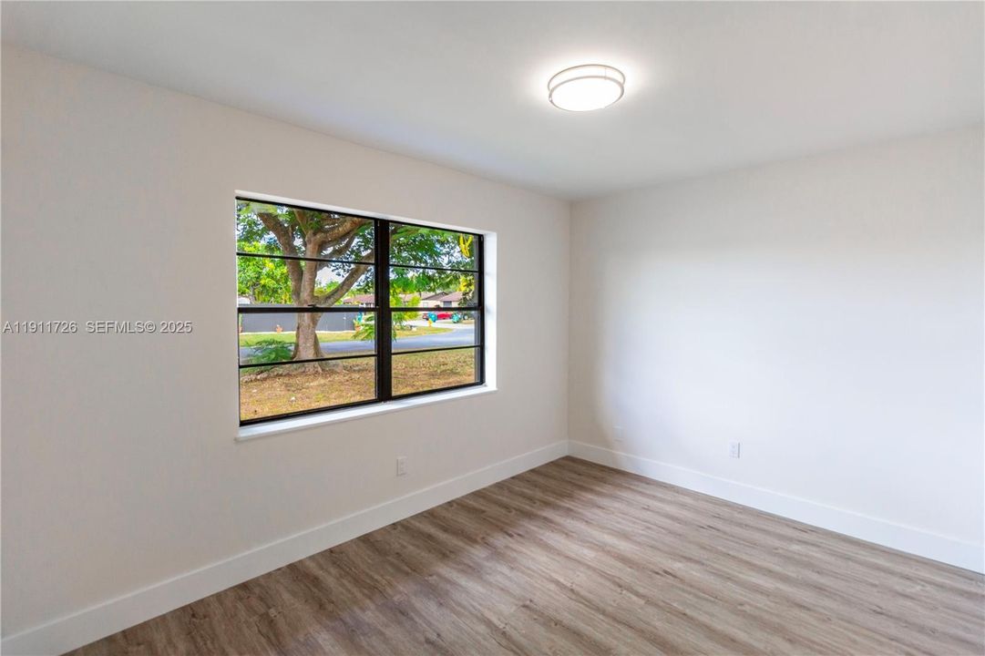 For Sale: $475,000 (2 beds, 2 baths, 986 Square Feet)