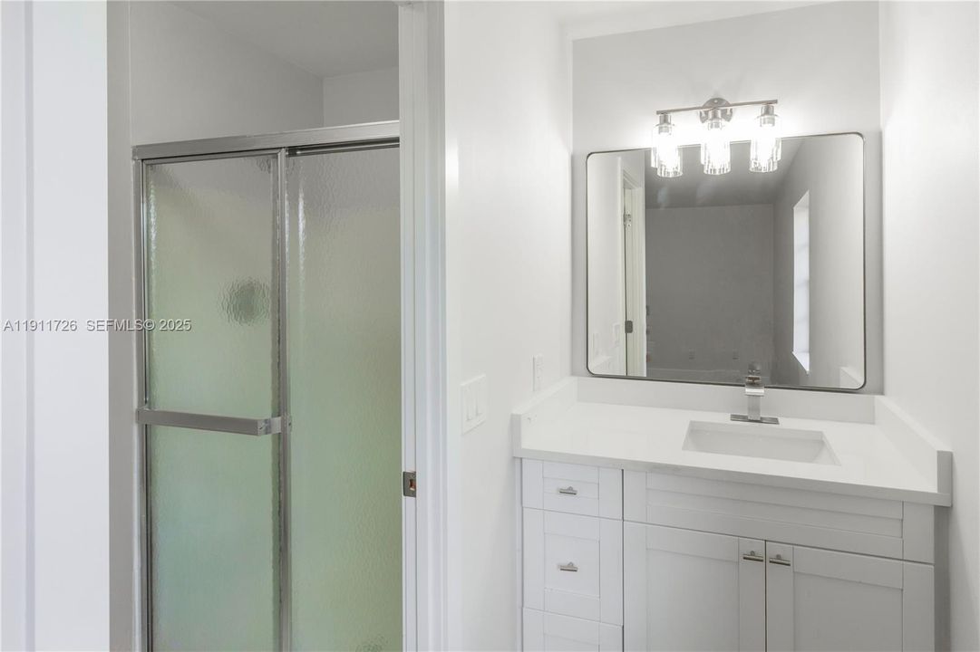 For Sale: $475,000 (2 beds, 2 baths, 986 Square Feet)